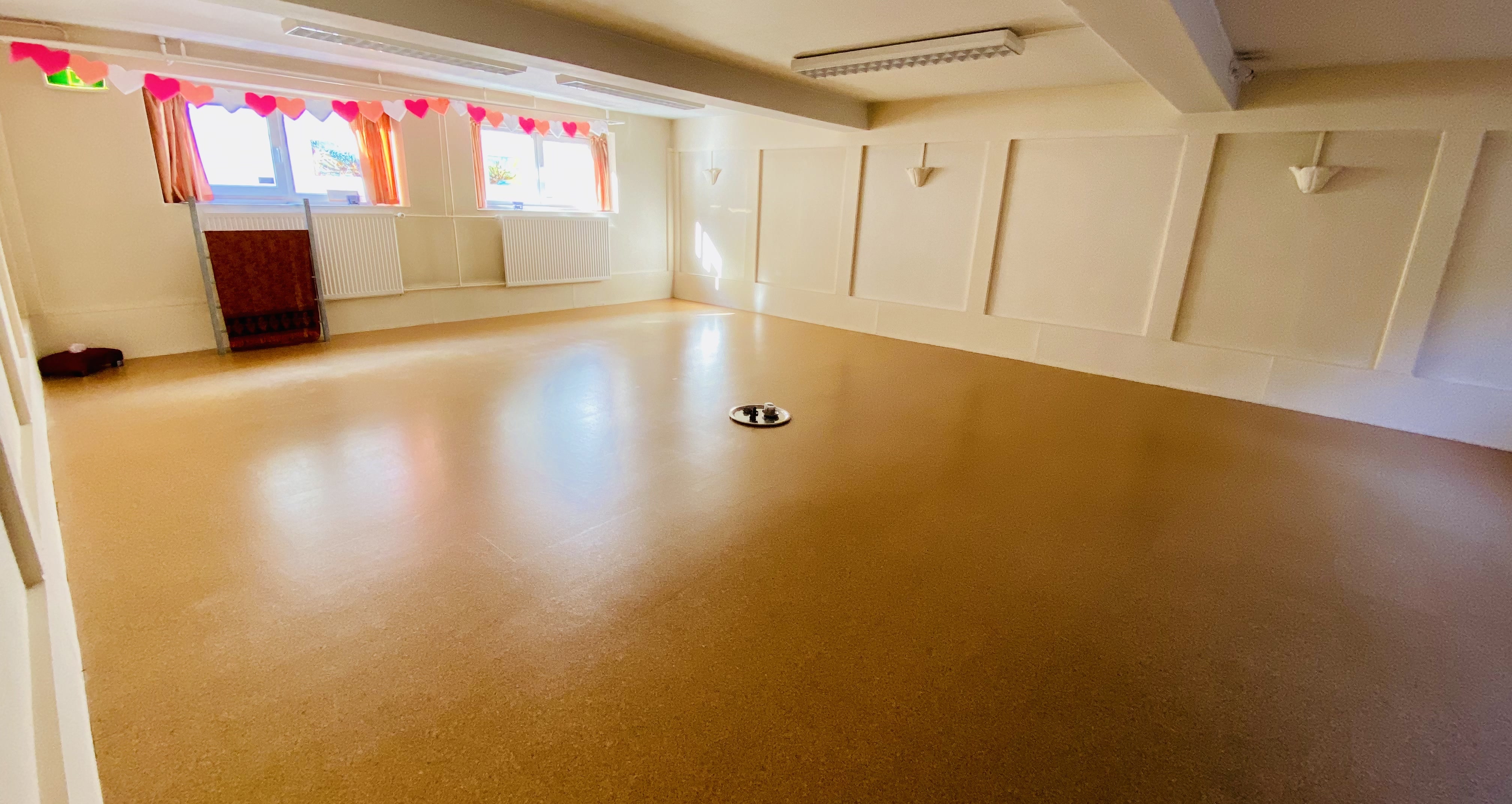 Kijkje in de Zen Zaal van de Do-In Yoga opleiding Den Haag